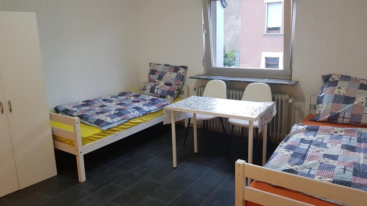 Handwerker Unterkunft Monteurzimmer Mit Gemeinschaftsbad In Brebach Саарбрюкен Екстер'єр фото
